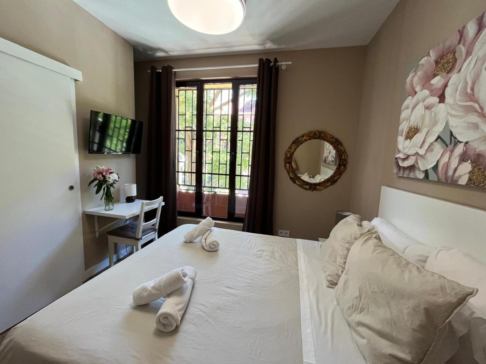 Palacete De La Almudayna Guest house 2*